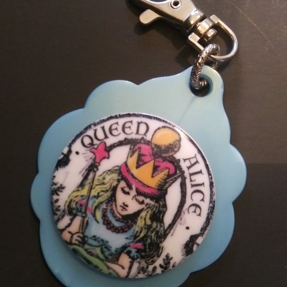 Tarina Tarantino  Queen Alice in Wonderland  key fob BAG CANDY - Picture 7 of 15